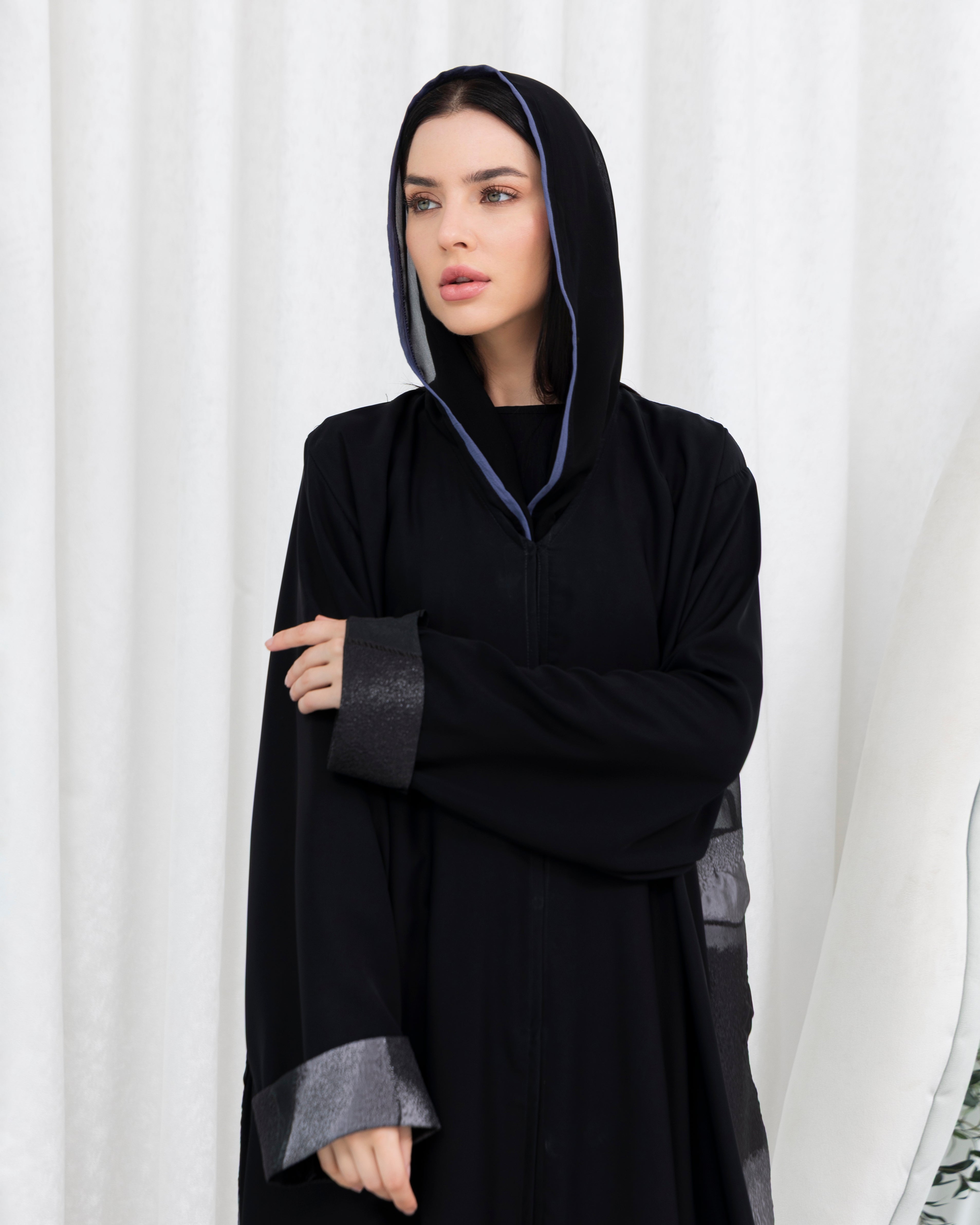 Luna Noir Abaya
