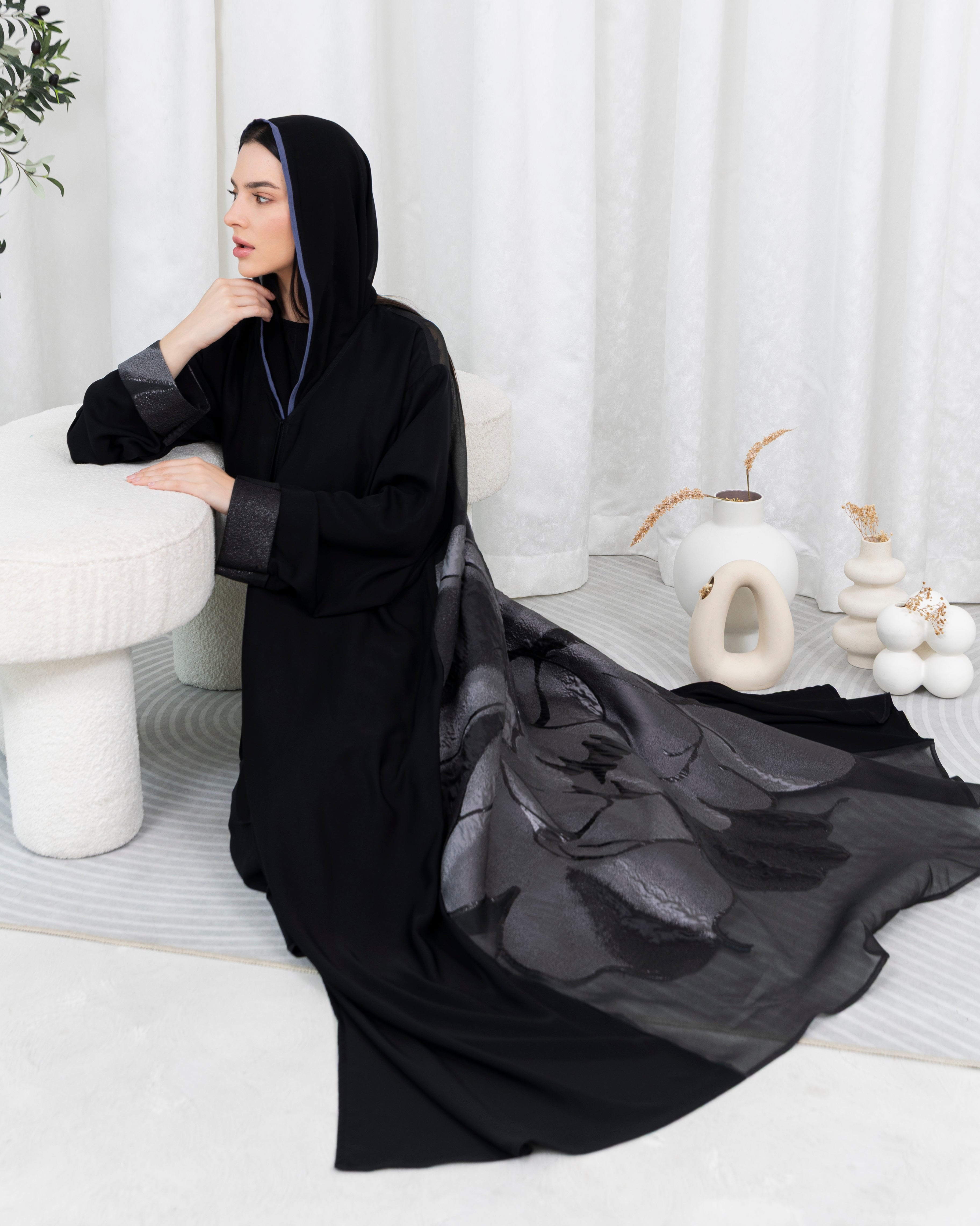 Luna Noir Abaya