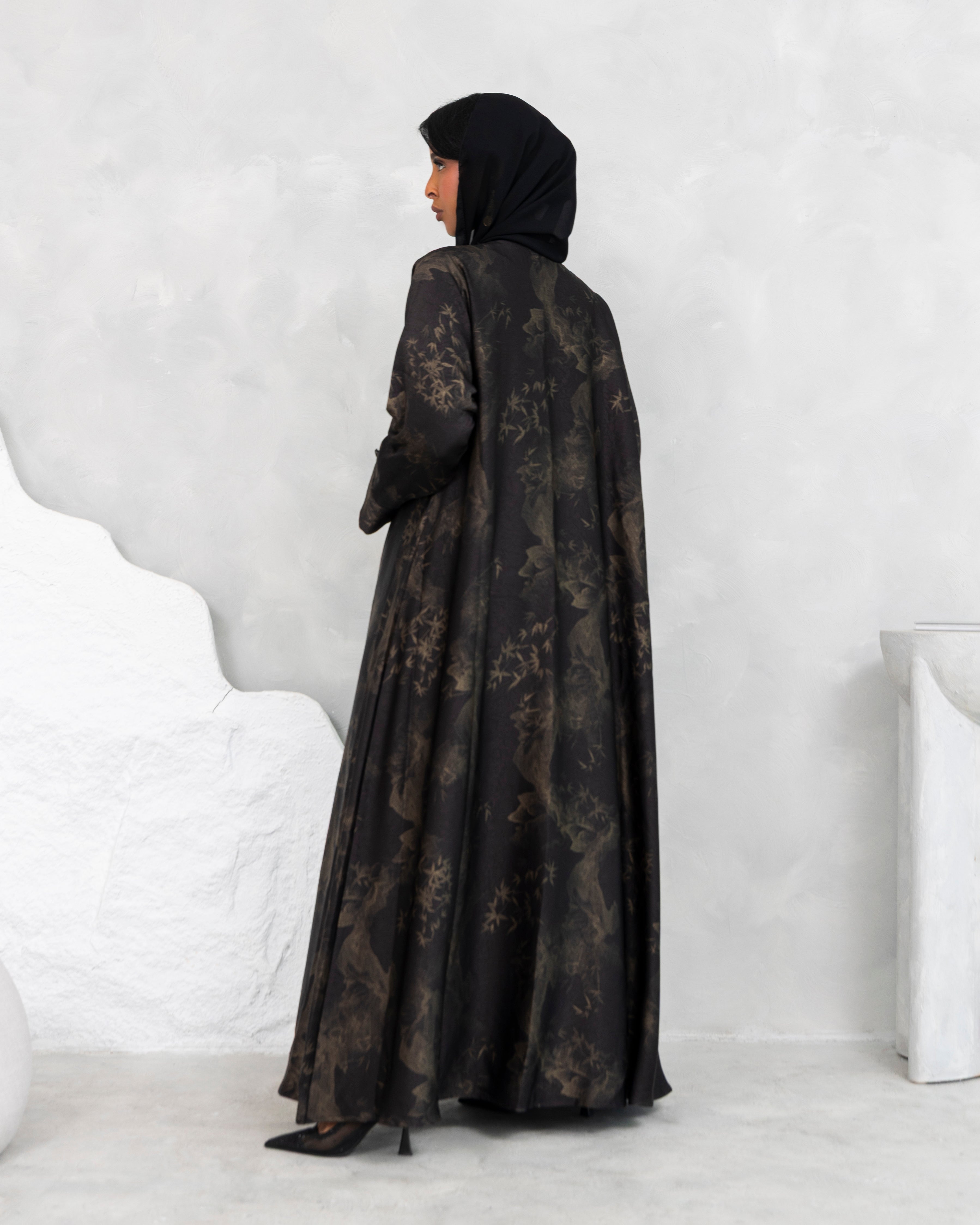 Gold Noir Abaya (Only grey available)